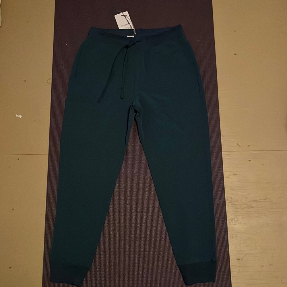 NEW WITH TAGS Mandala Scrubs High Waisted Joggers